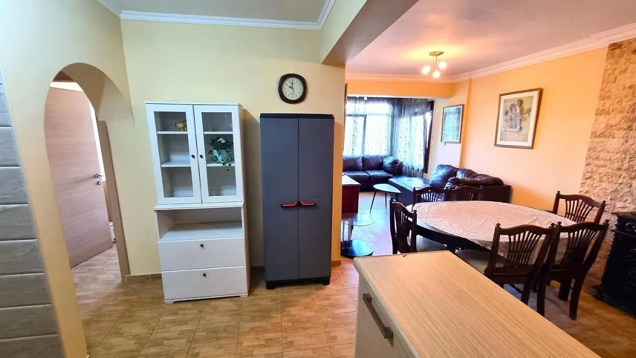 Salt Lake Serenity 2Br Apartment With Netflix Larnaca