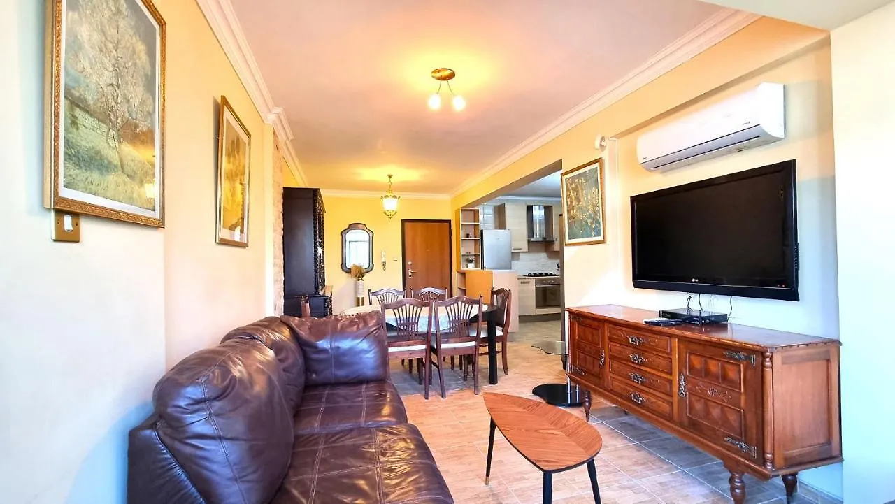 Salt Lake Serenity 2Br Apartment With Netflix Larnaca